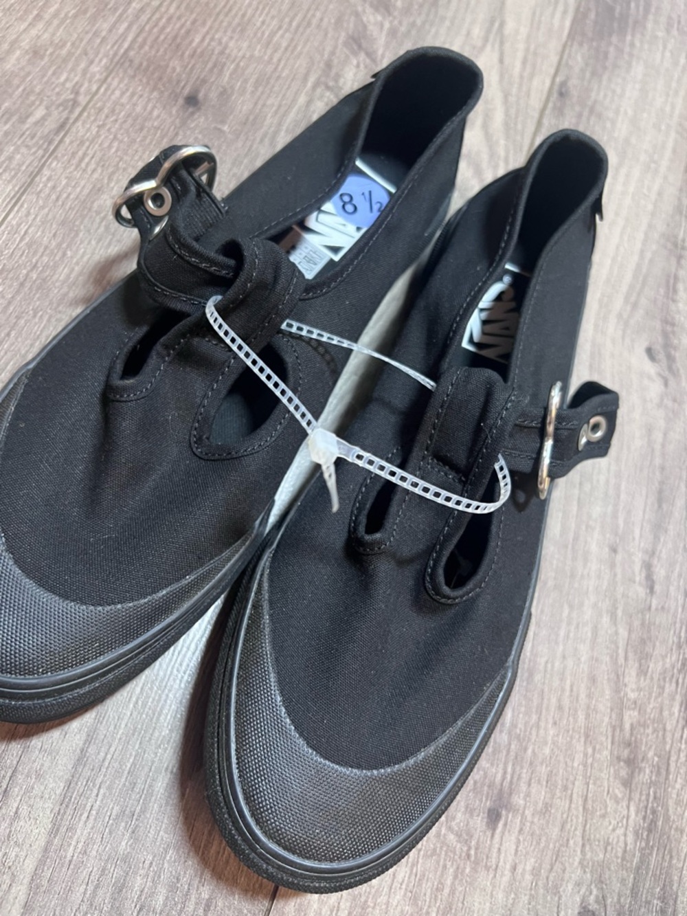 Vans Maryjane heart buckle black sneakers 8.5